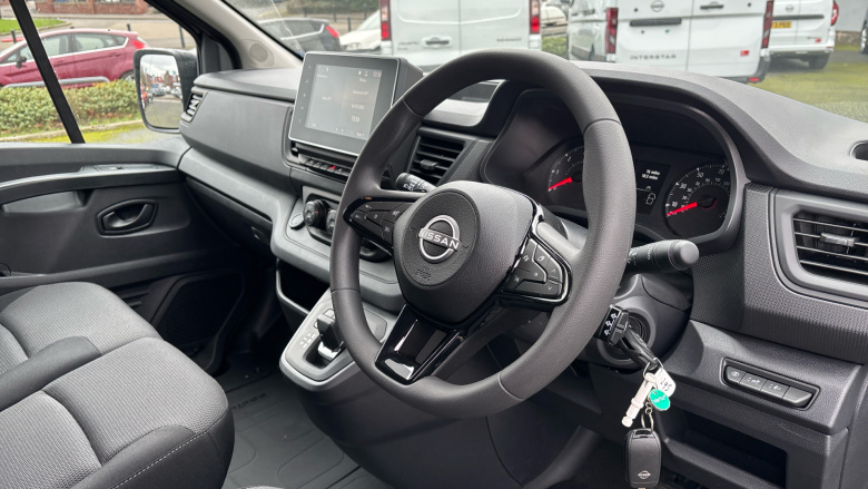 Nissan Primastar 30 L2 Diesel 2.0 dCi 150ps H1 Acenta Van Auto